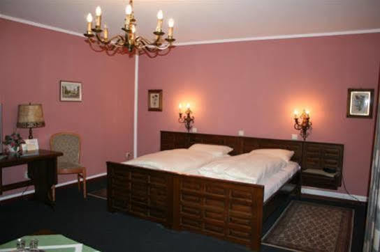 Hotel Berliner Hof Ремшайд Екстериор снимка